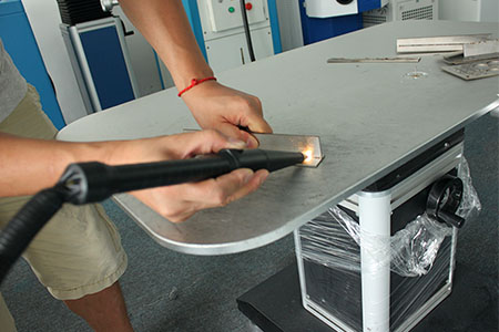 异种金属激光摆动焊接方法